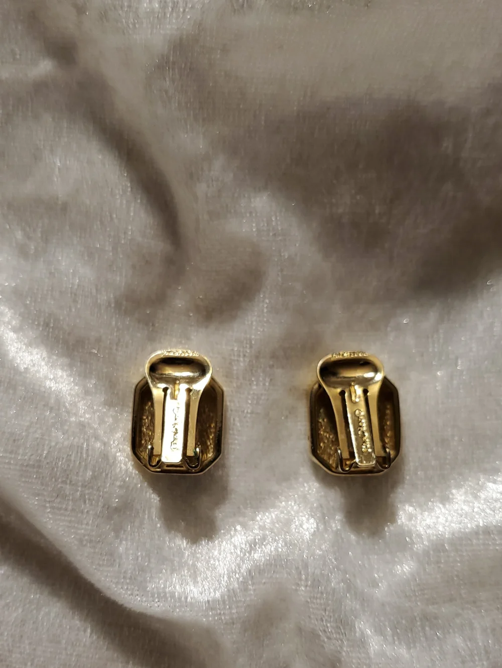 Vintage CHRISTIAN DIOR Signed CLIP ON GOLD BLACK ONYX Earrings